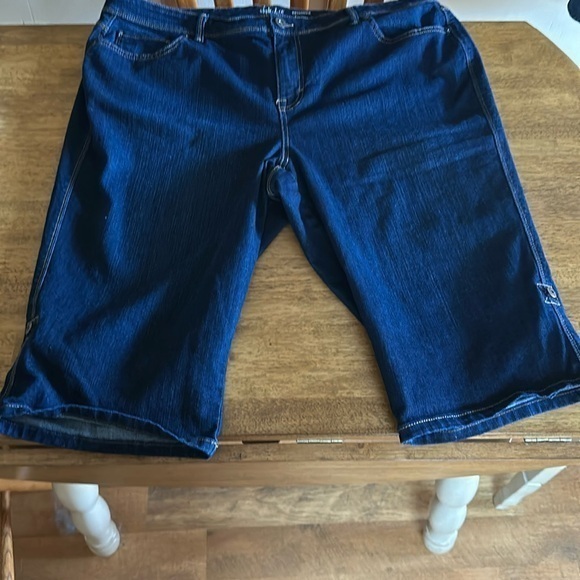 Style and co women’s dark blue capris Size 18W skimmer (2 of 2 same pants) - Picture 1 of 3